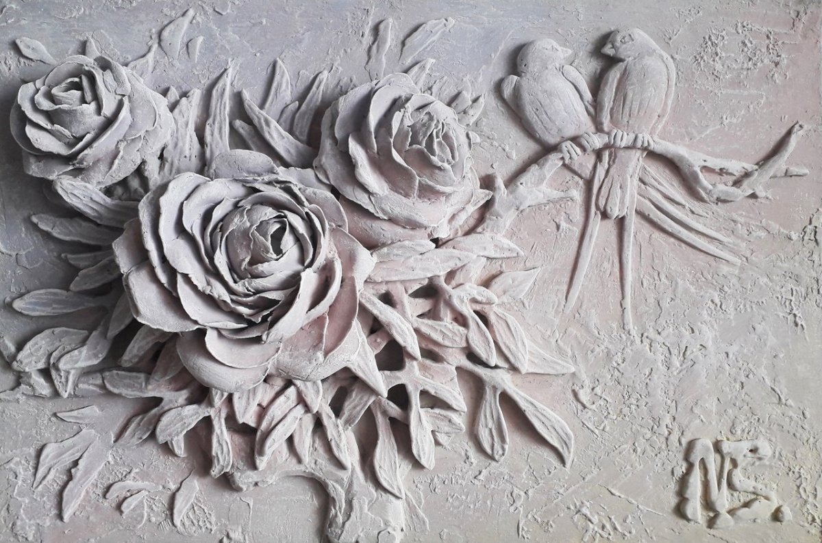 Горельеф барельеф на стенах