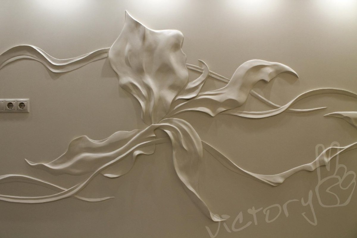 Барельеф абстракция на стене