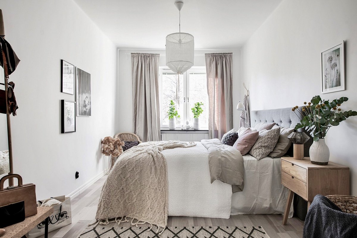 Спальня в скандинавском стиле в бежевых тонах