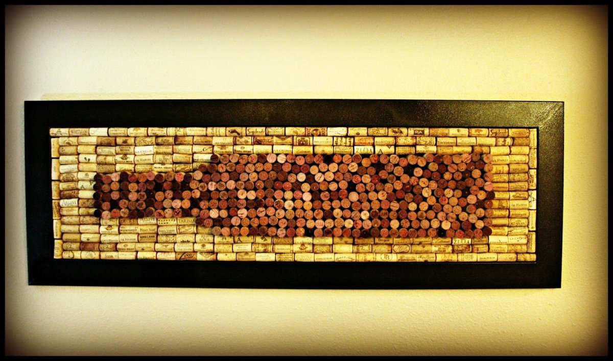 Панно из пробок