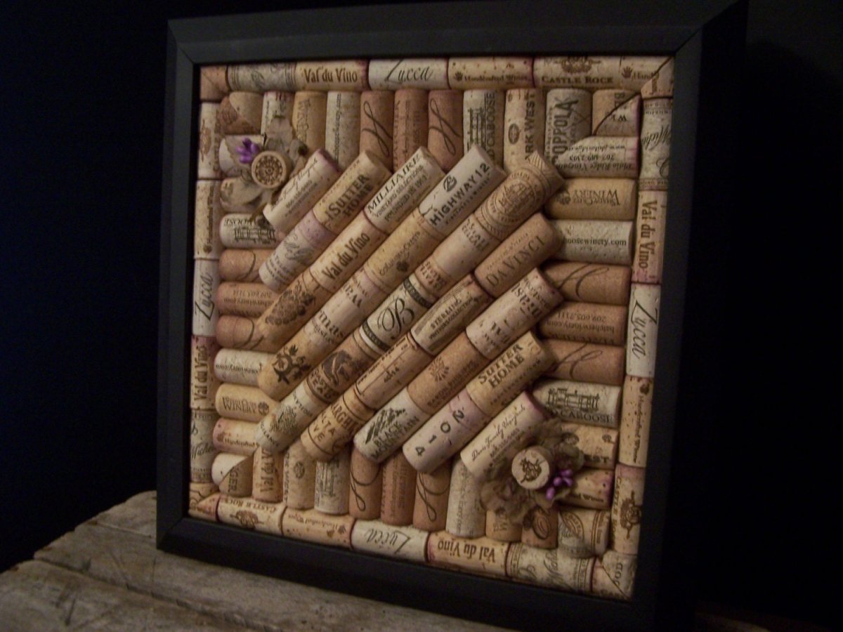 Инсталляция из винных пробок