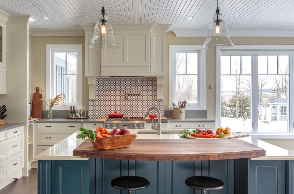 Фартук на кухне в американском стиле