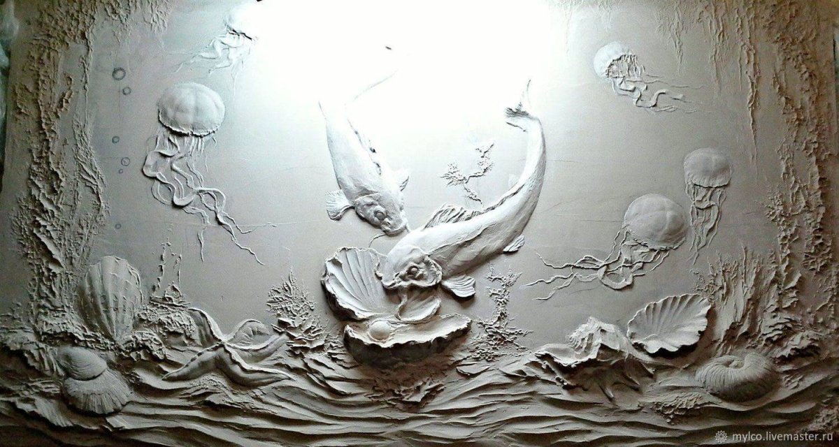 Александр Плющев барельеф