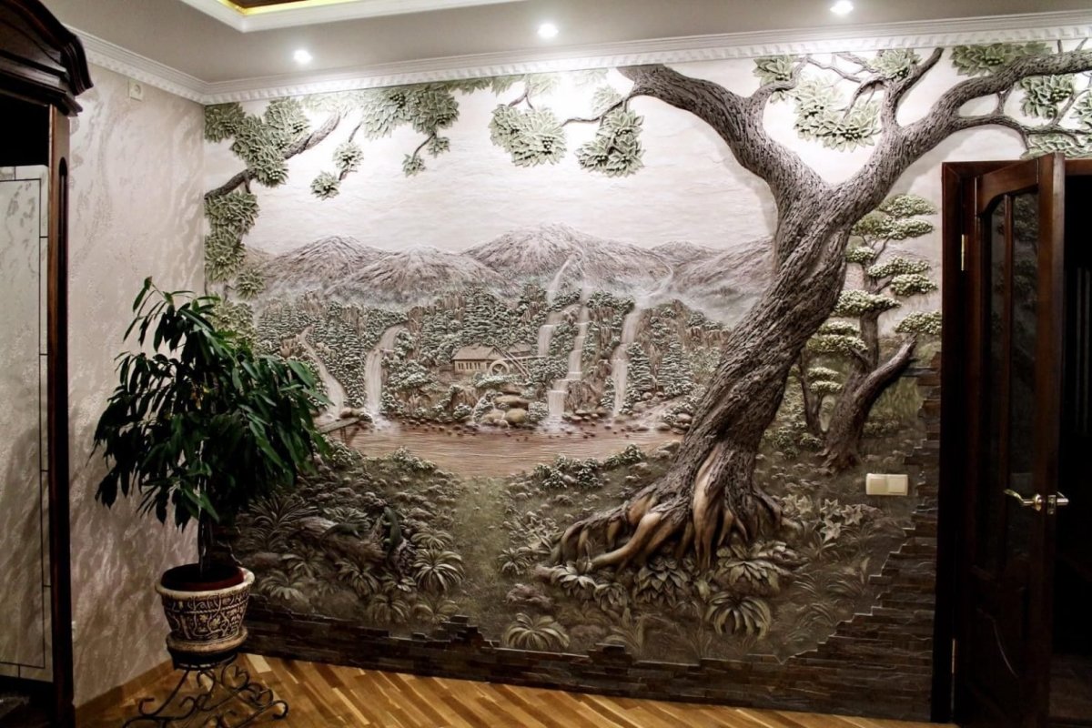 Барельеф на стене