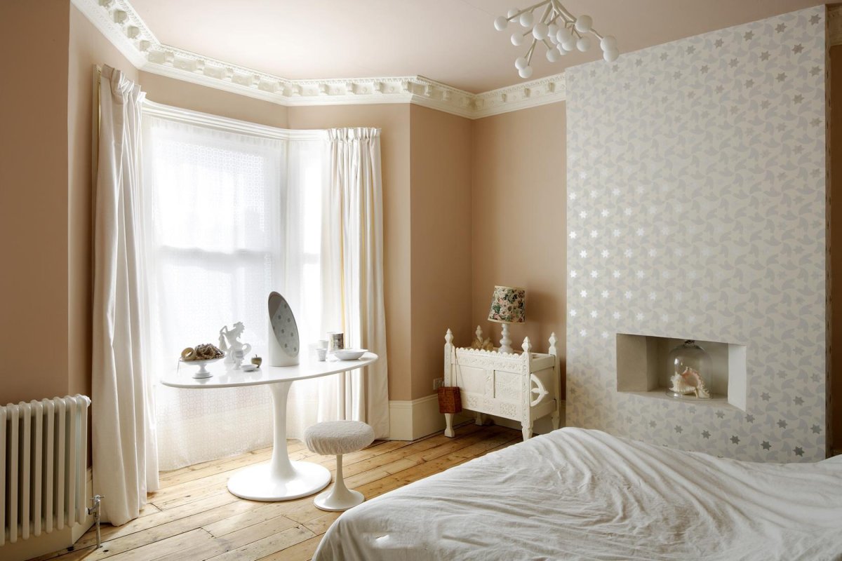 Спальня в нежных пастельных тонах