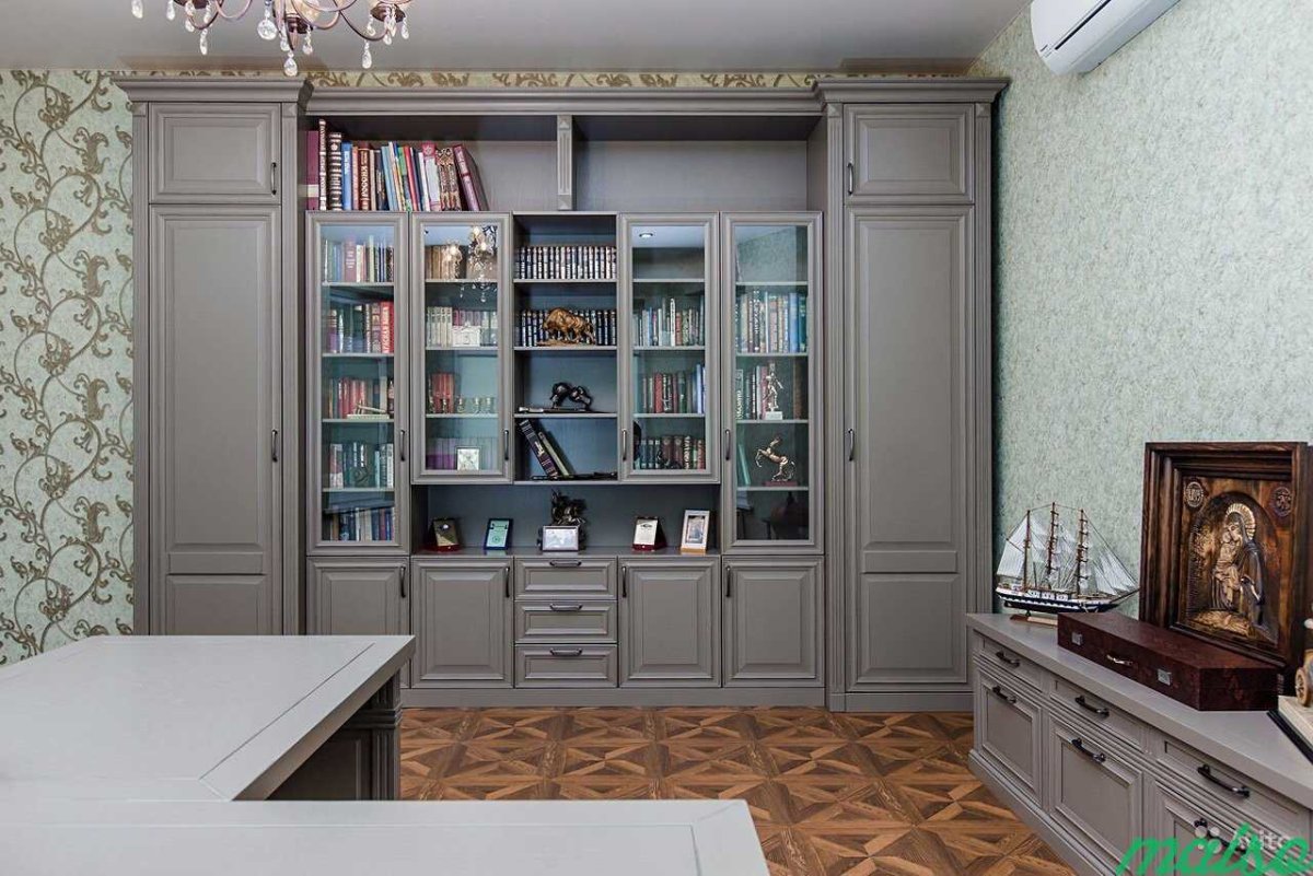 Встраиваемые книжные шкафы классика
