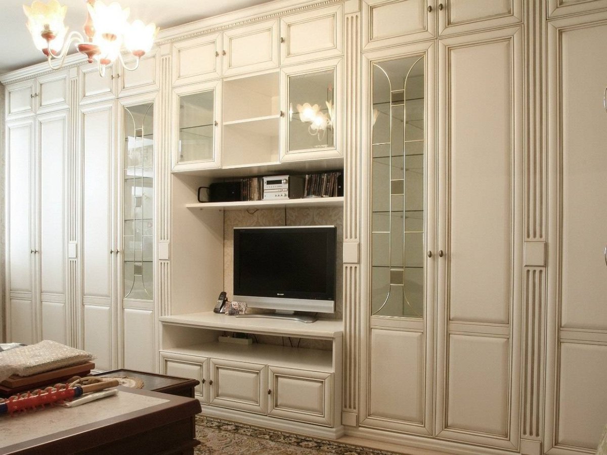 Стенка в классическом стиле