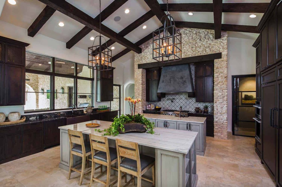 Фальшбалки в интерьере Шале