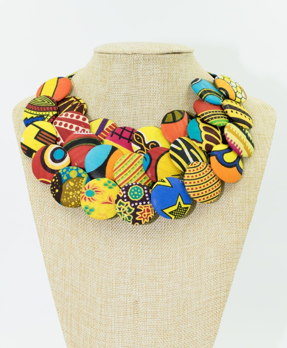 Африканские бусы из ткани