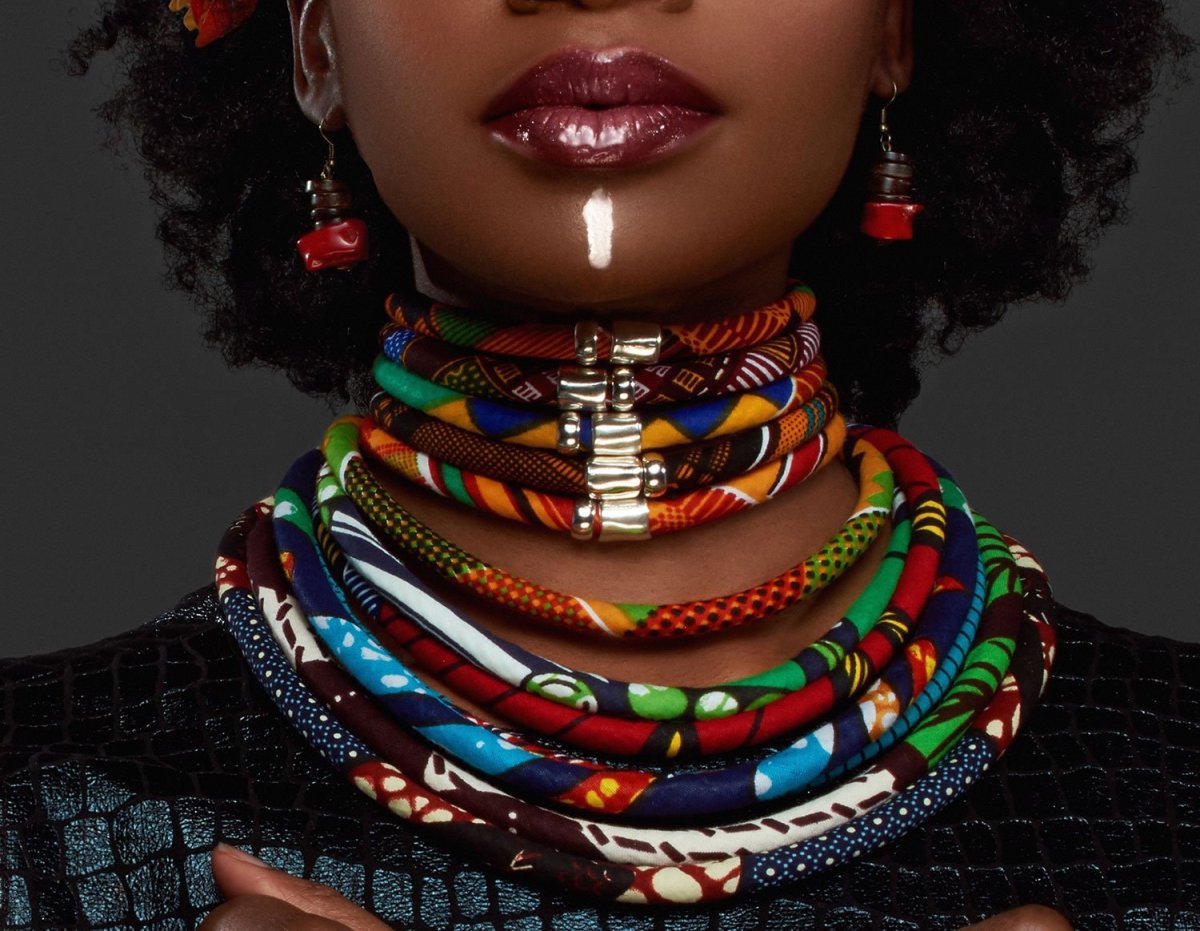 Африканские украшения на шею
