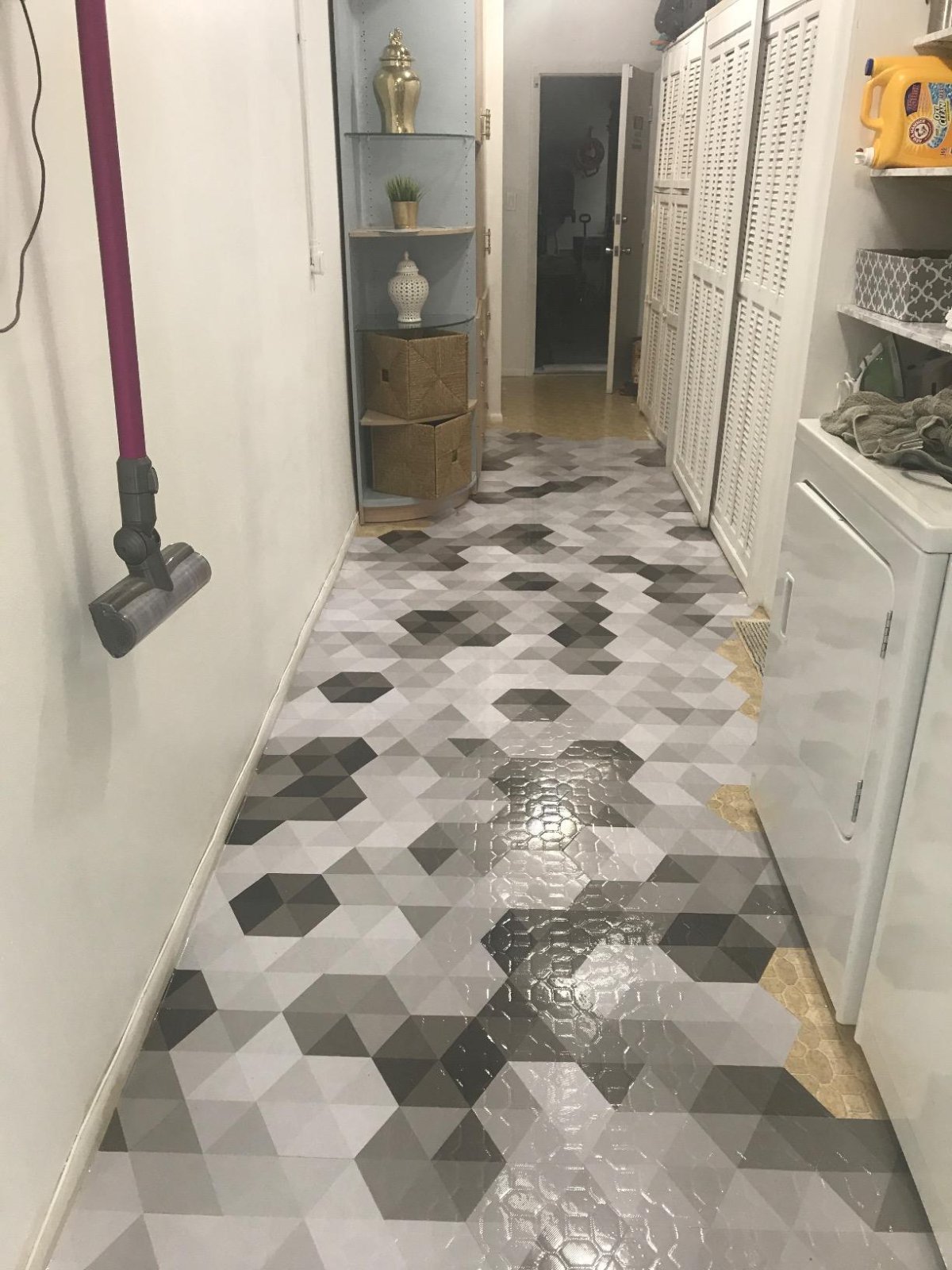 Самоклеющаяся плитка на пол