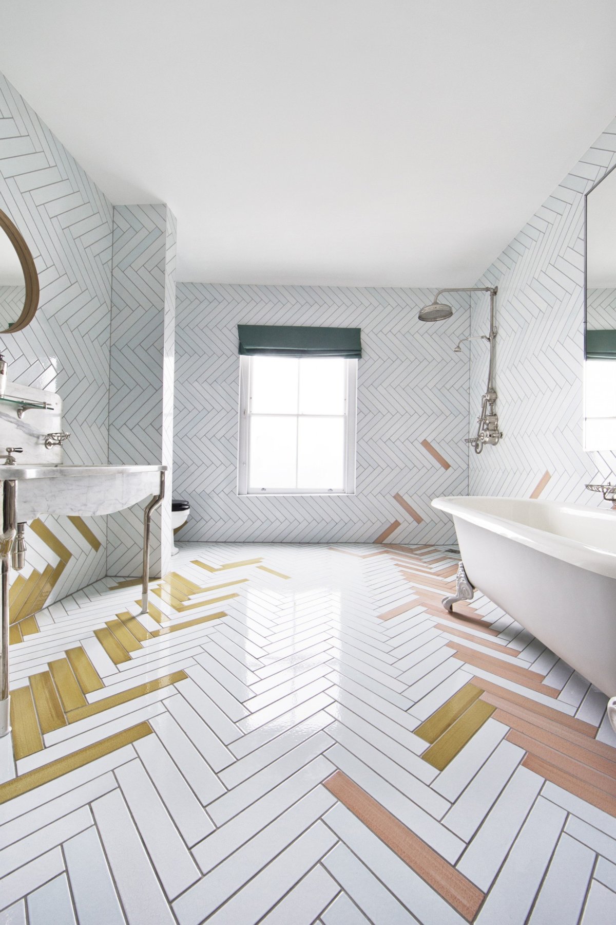 Плитка елочкой в ванной