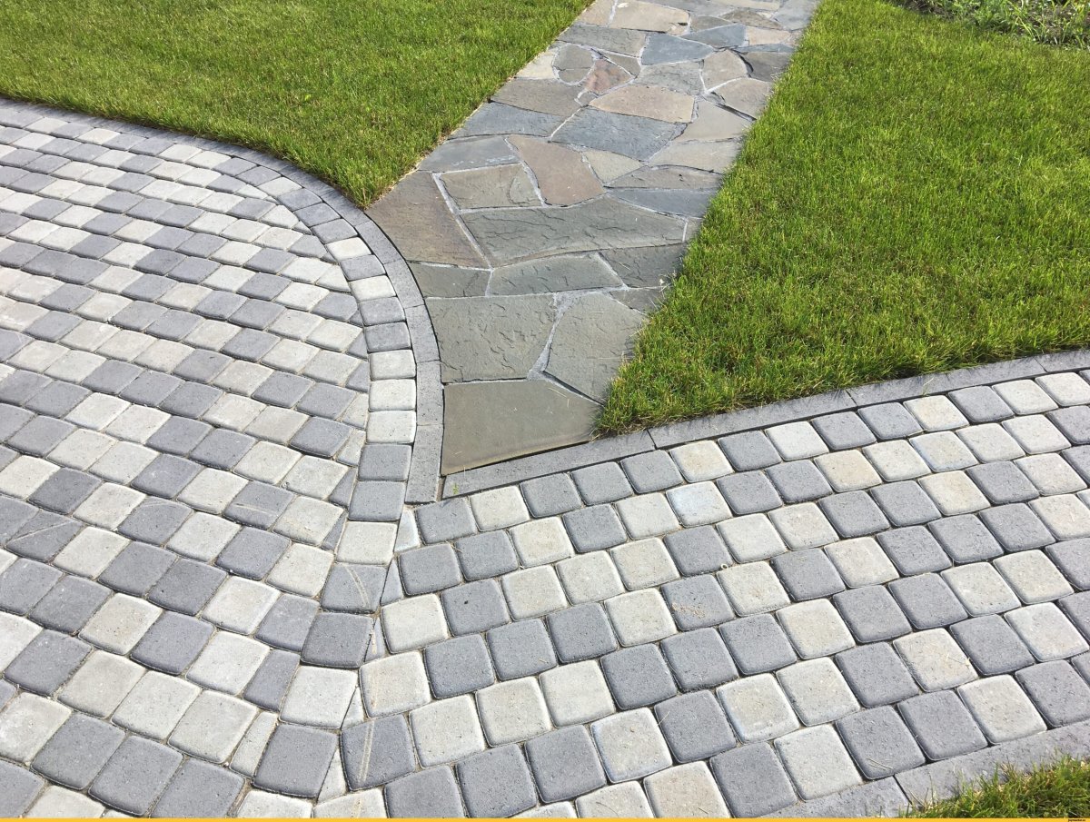 Мощение тротуарной плиткой старый город