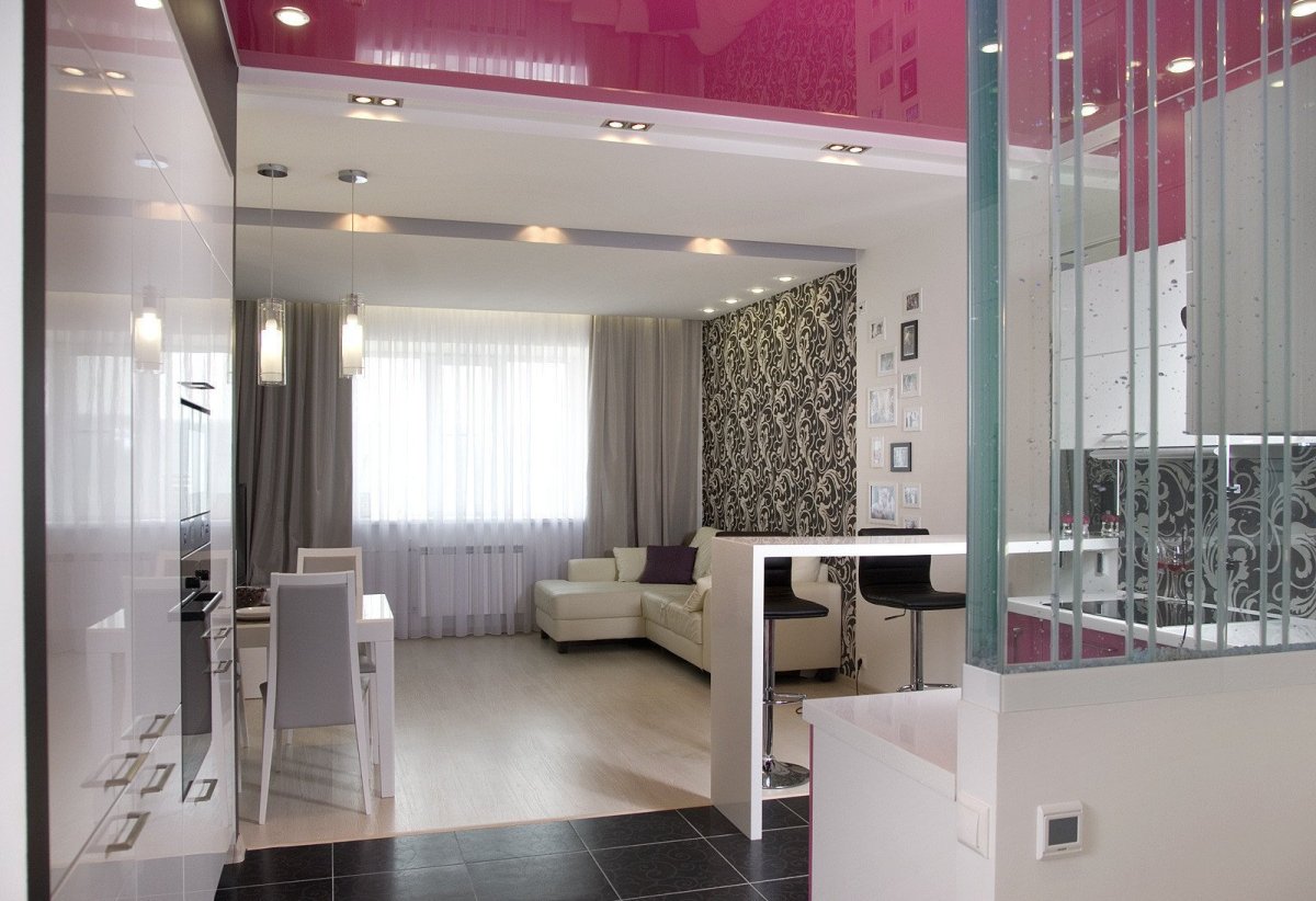 Зонирование комнаты с натяжными потолками