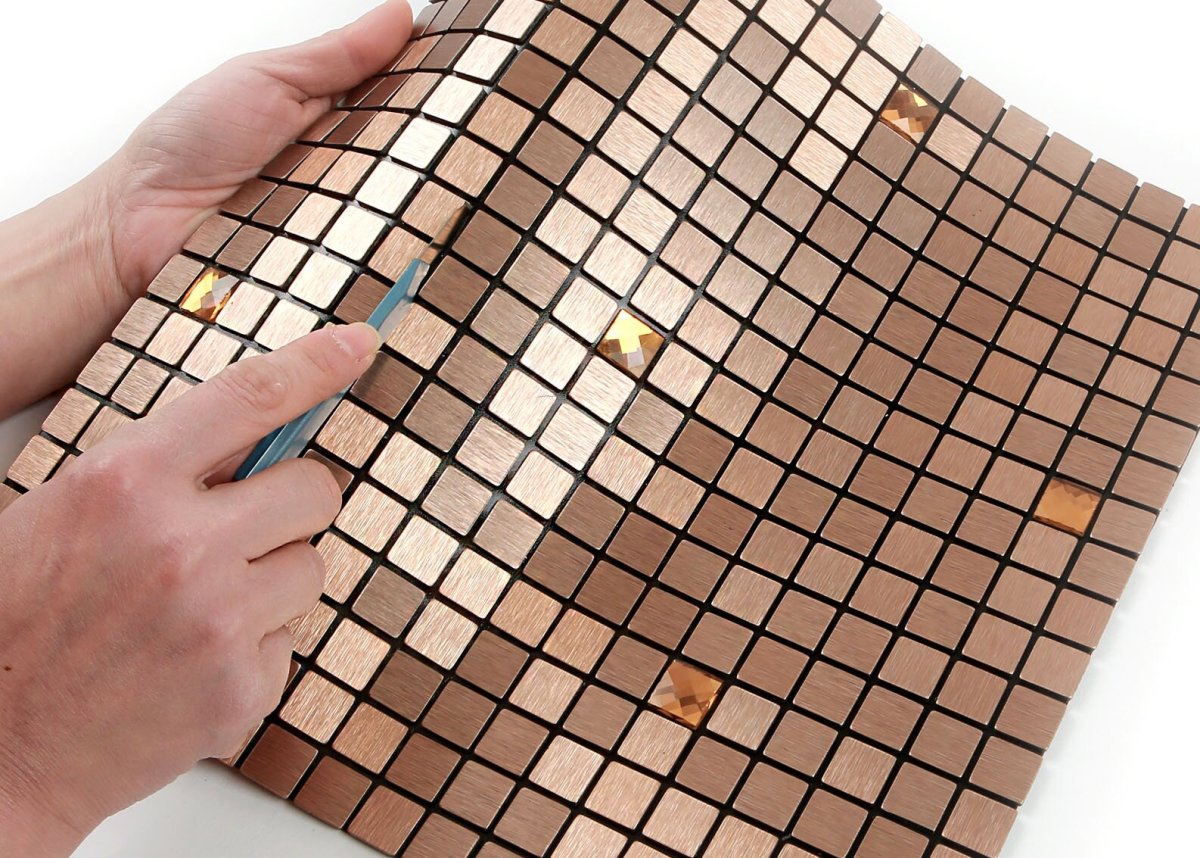 Облицовочная мозаика самоклеющаяся