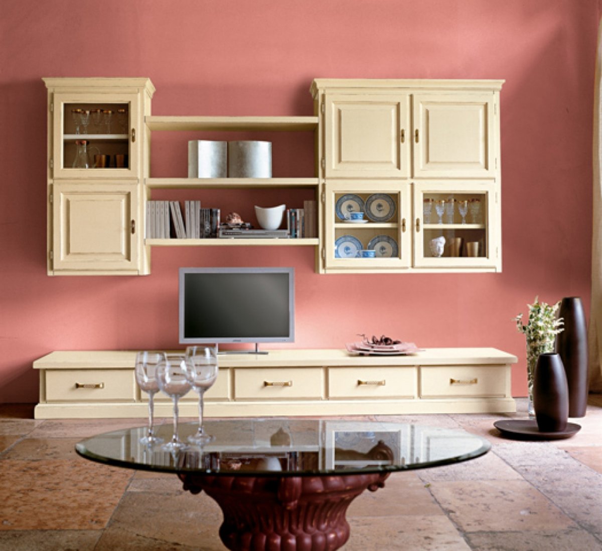 Каса Тонин. Стенки