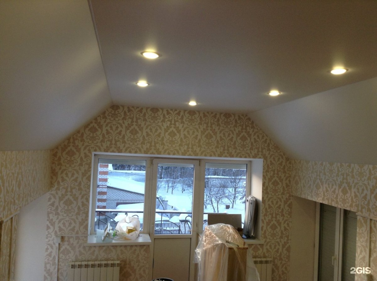 Натяжные потолки для мансарды матовые