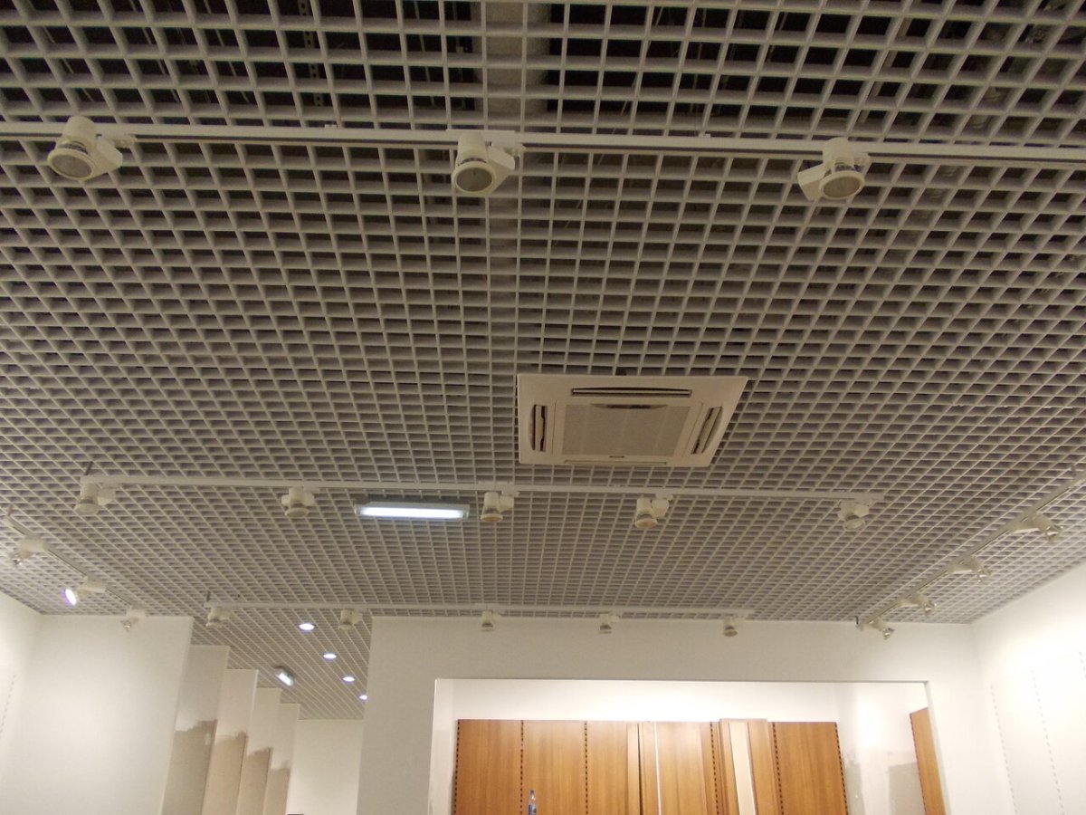 Грильято потолок 50х300 бежевый