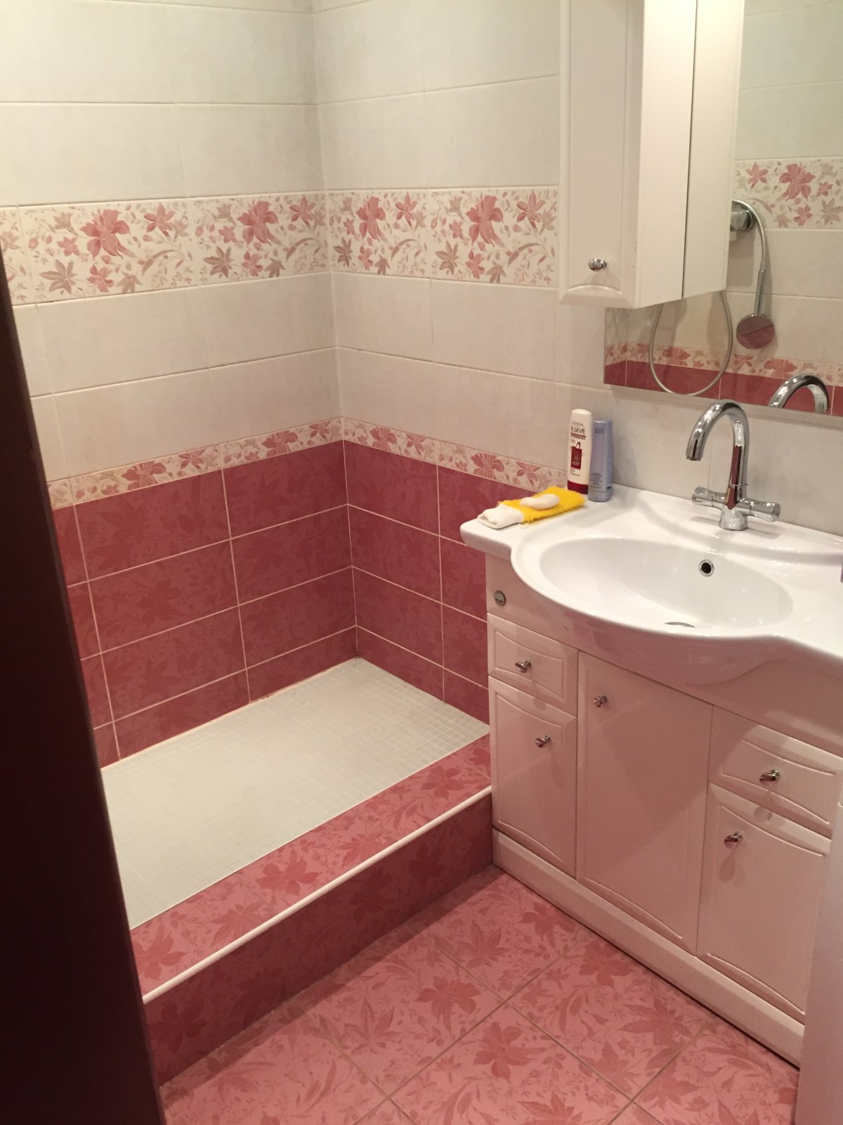 Переделка ванной комнаты перекраска кафеля