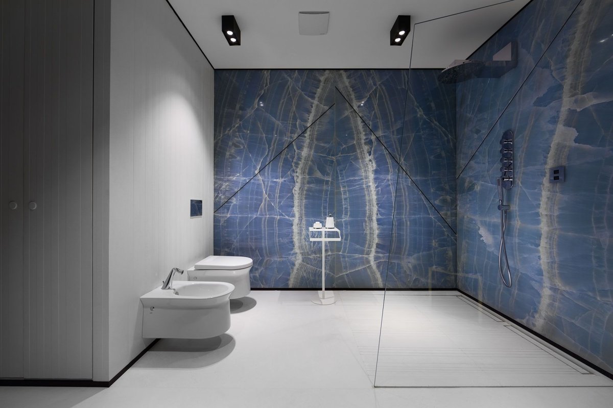 Синий мрамор в интерьере