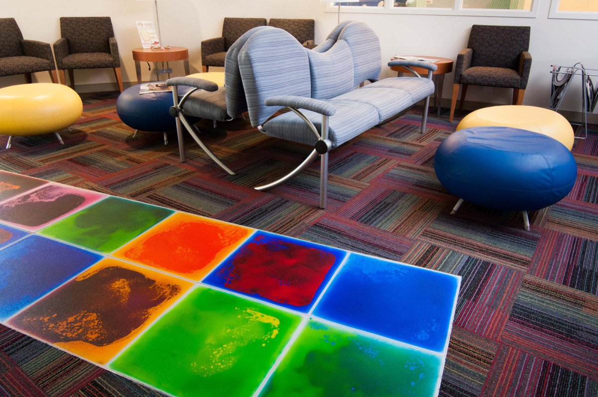 Живая плитка в интерьере