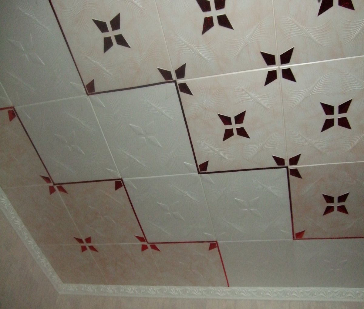 Потолок из плитки потолочной