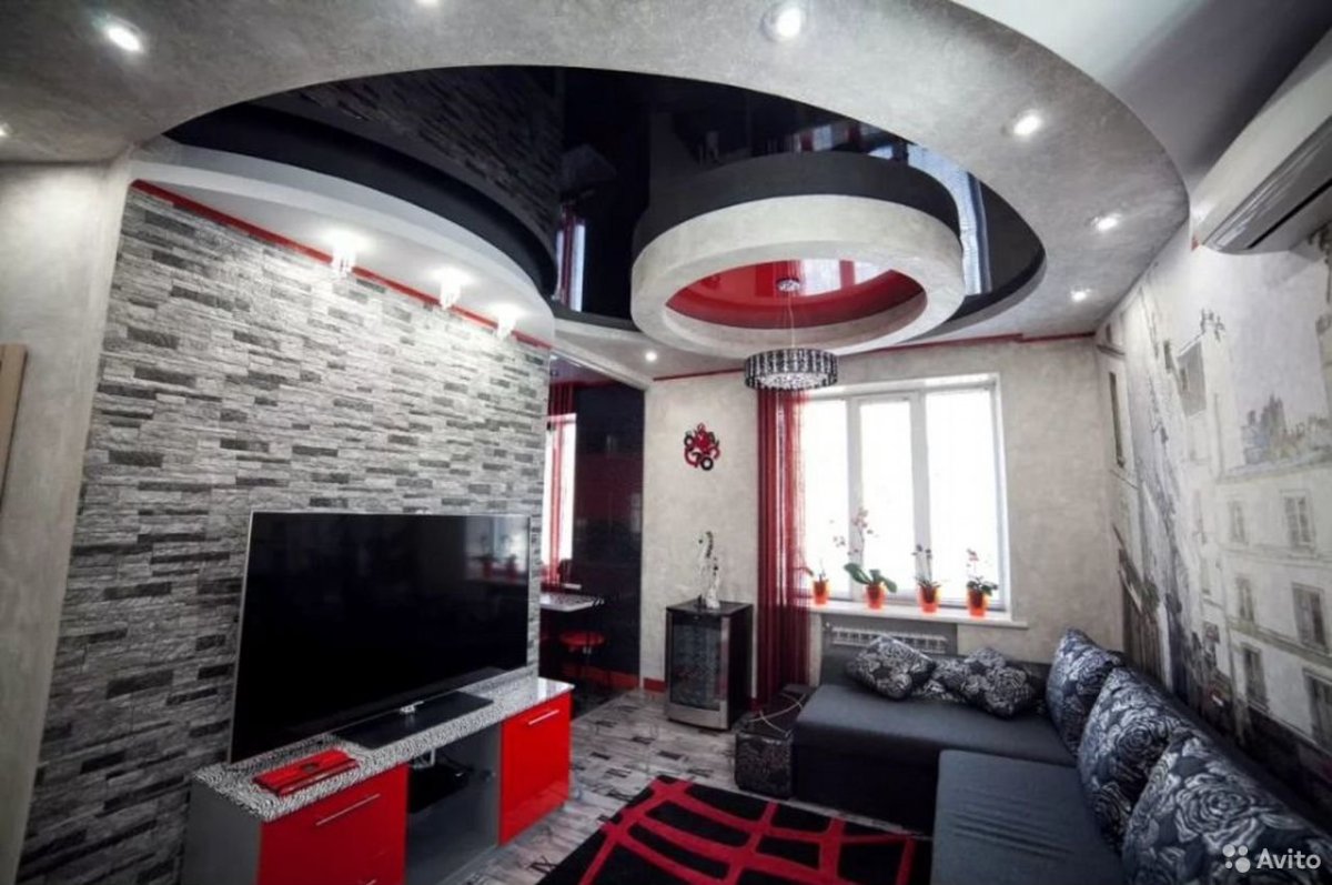 Черно красный потолок