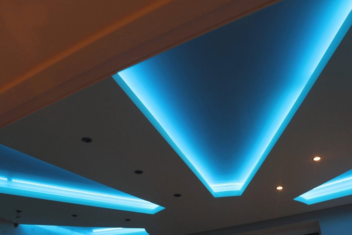 Потолок с подсветкой