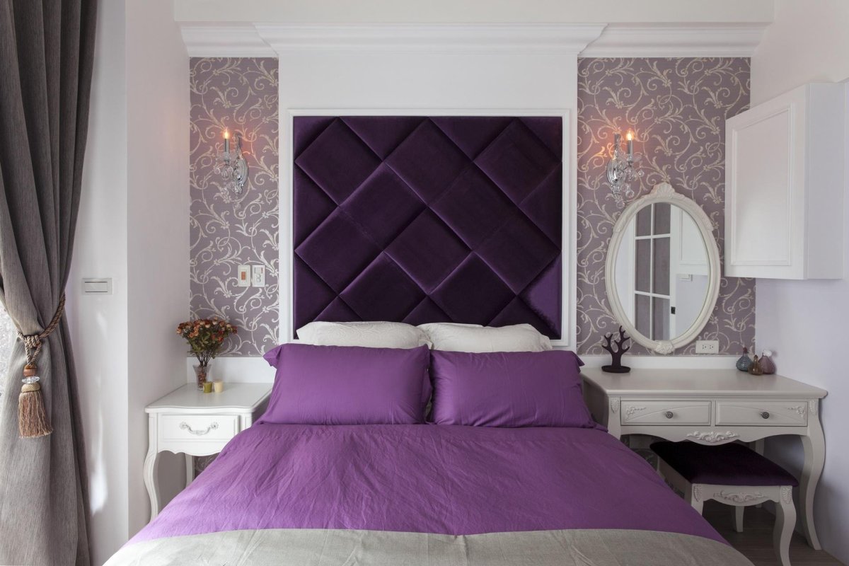 Лиловая велюровая спальня