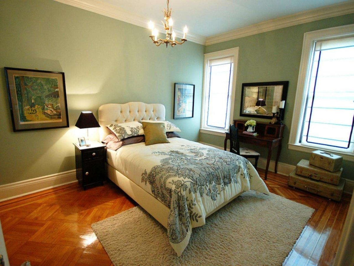 Комната болотного цвета