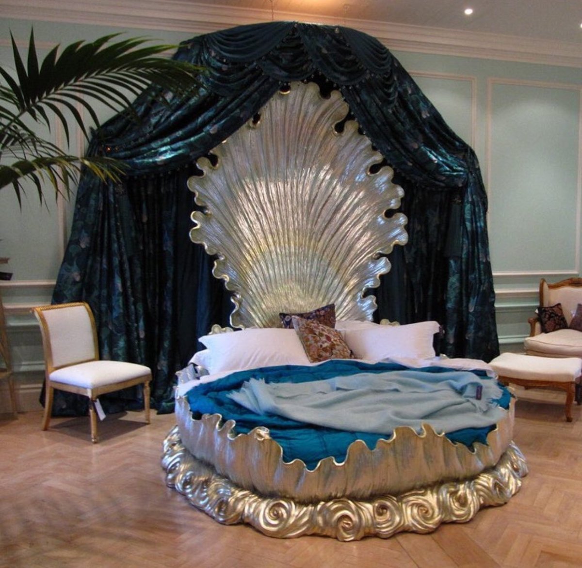 Кровать в форме ракушки