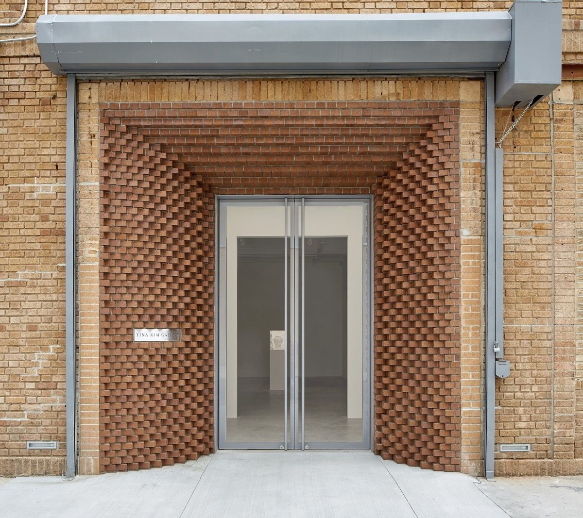 Отделка входной группы