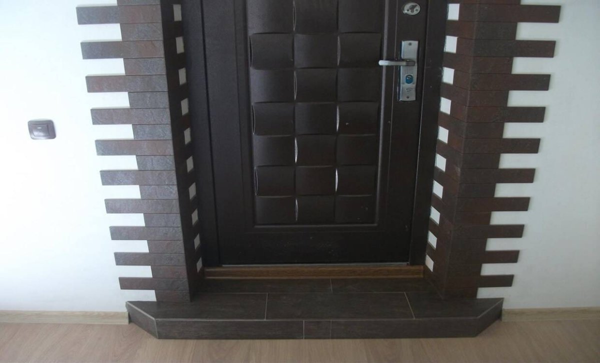 Отделка дверного проема входной двери