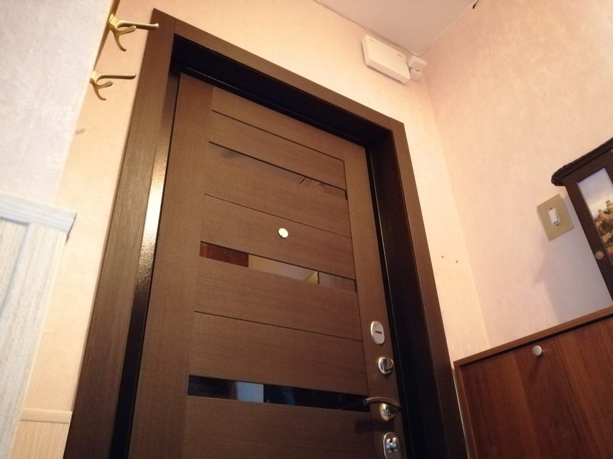 Доборы на откосы входной двери