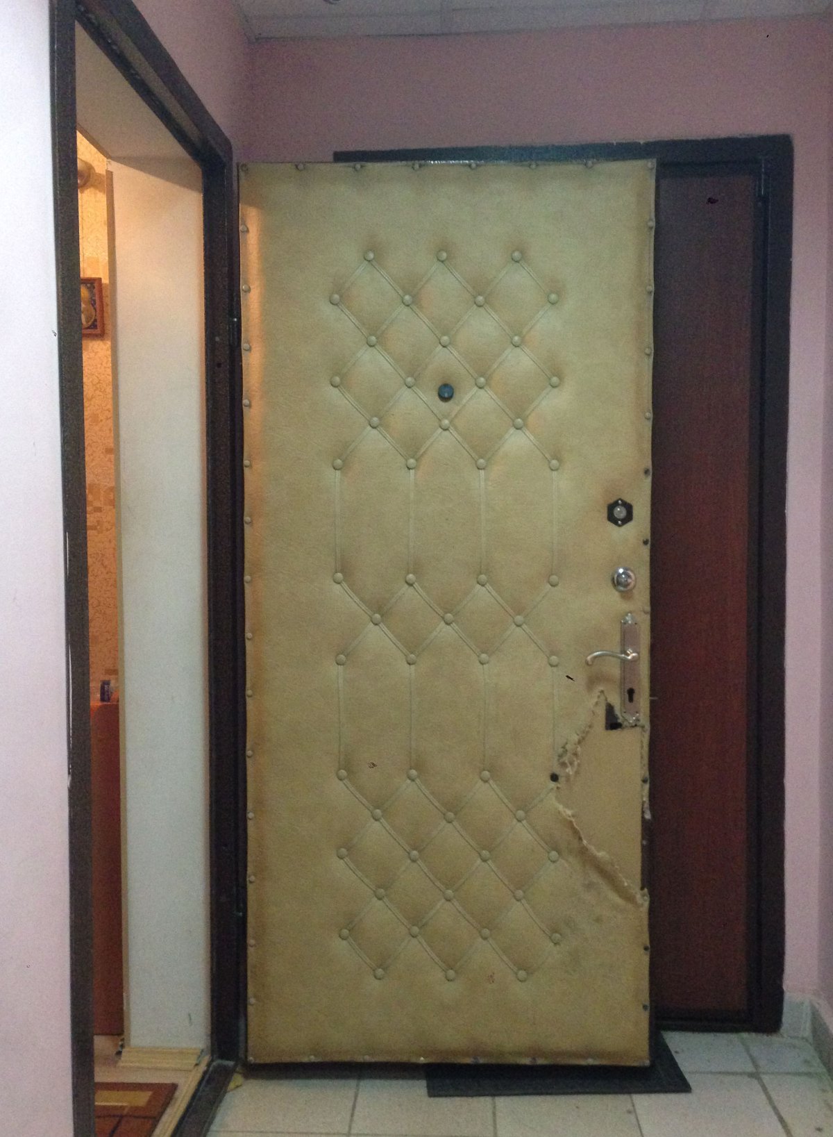 Обшить входную дверь