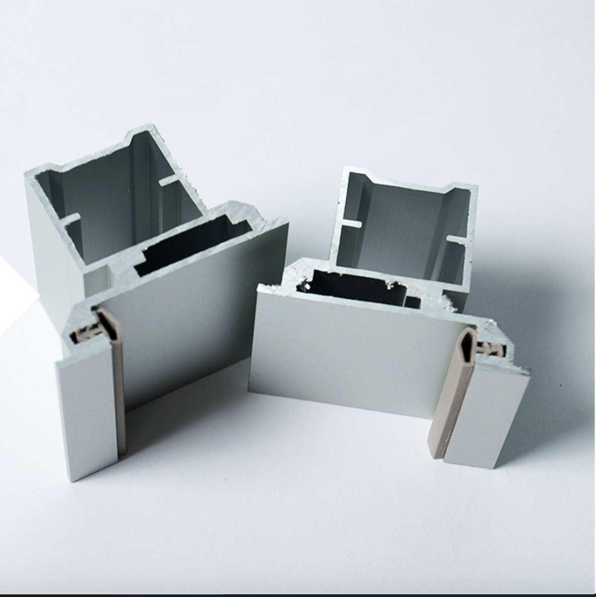 Профиль скрытой двери