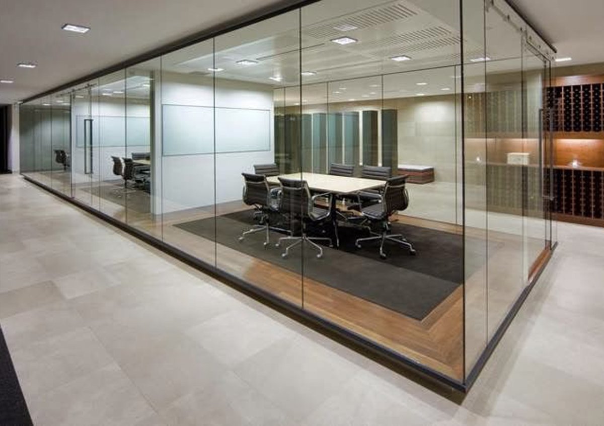 Стеклянная переговорная