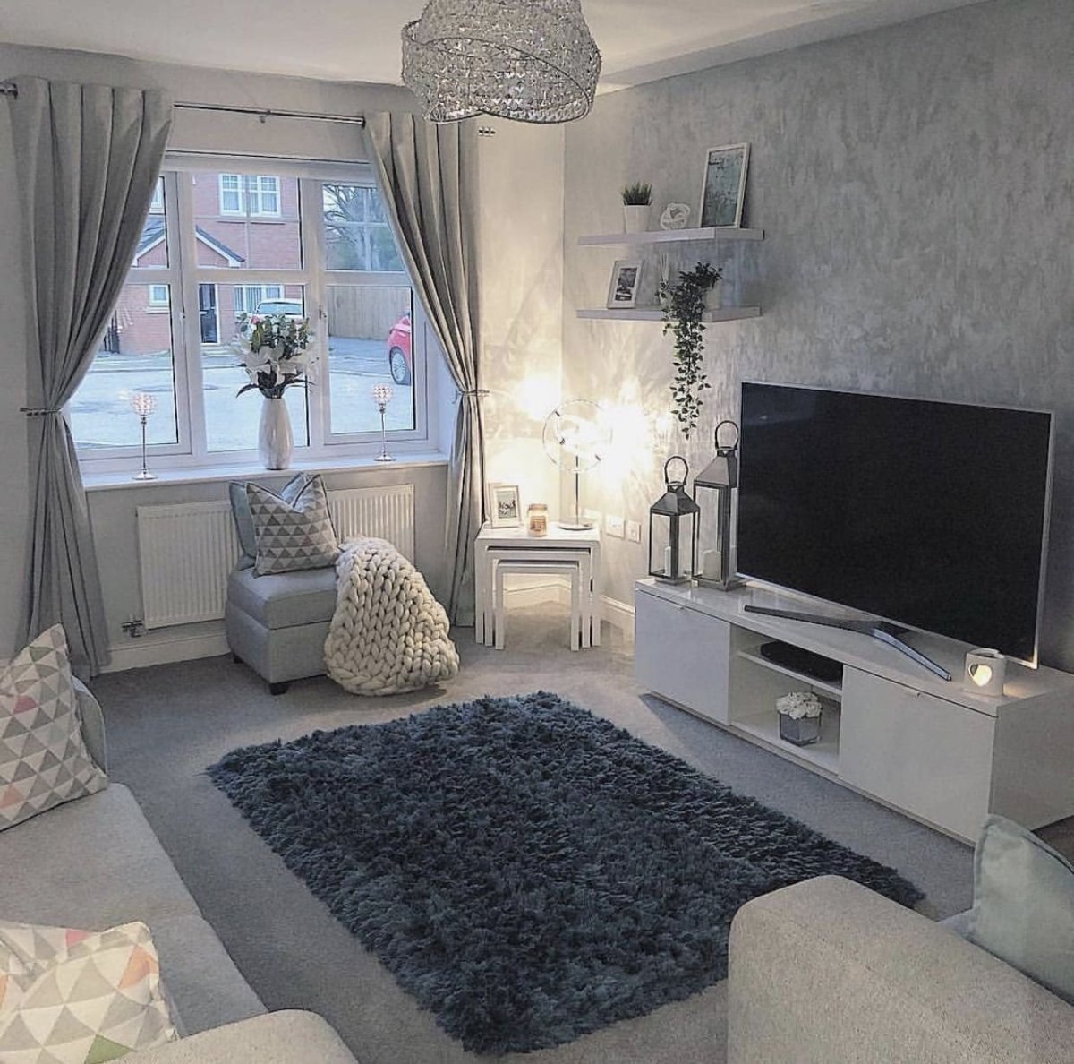 Небольшая уютная гостиная