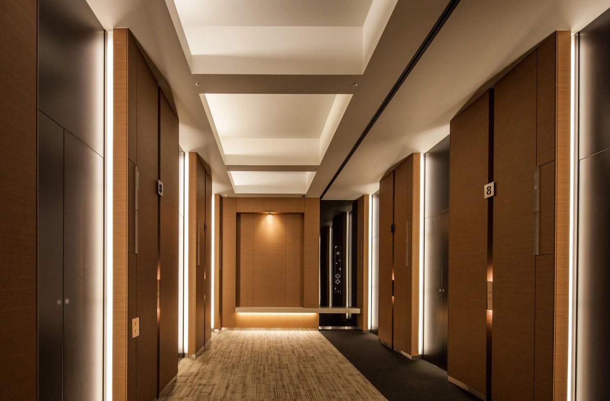 Коридор с лифтом