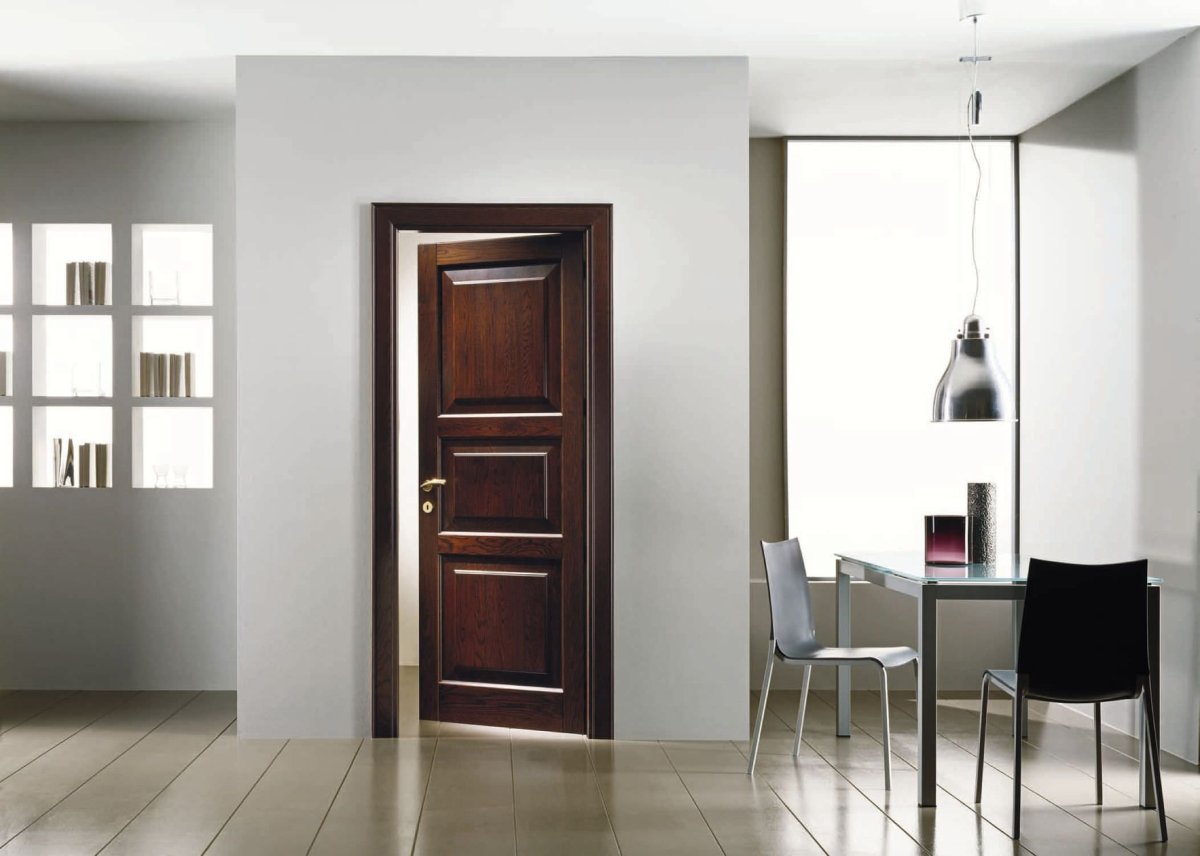 Межкомнатные двери из дерева современные