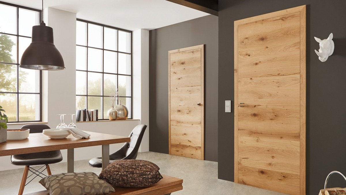 Деревянные двери в интерьере