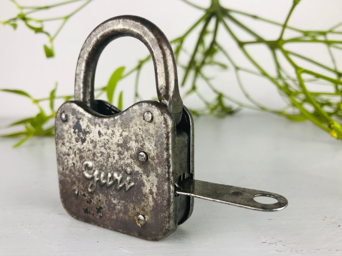 Винтажный замок