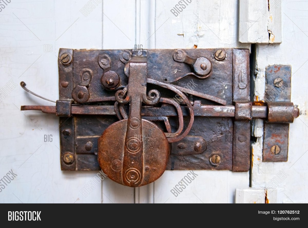 Старинные замки засовы