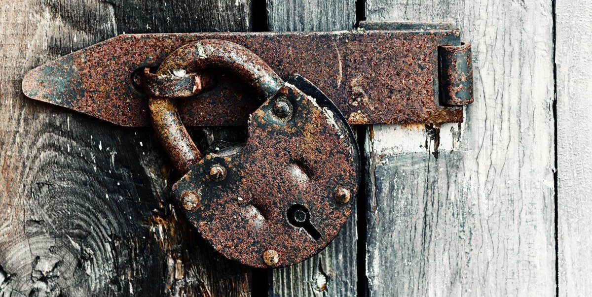 Ржавый Амбарный замок