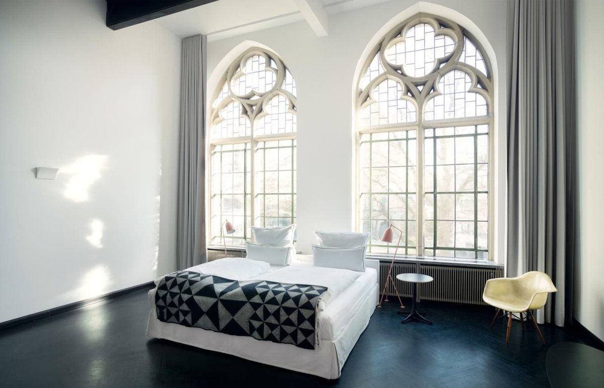 Готический стиль в современном интерьере