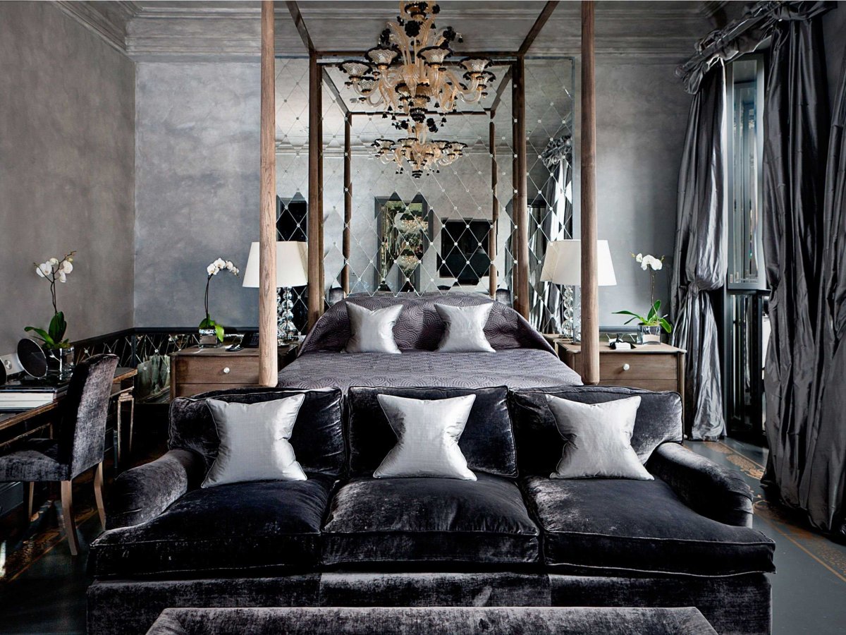 Готический стиль в интерьере спальни