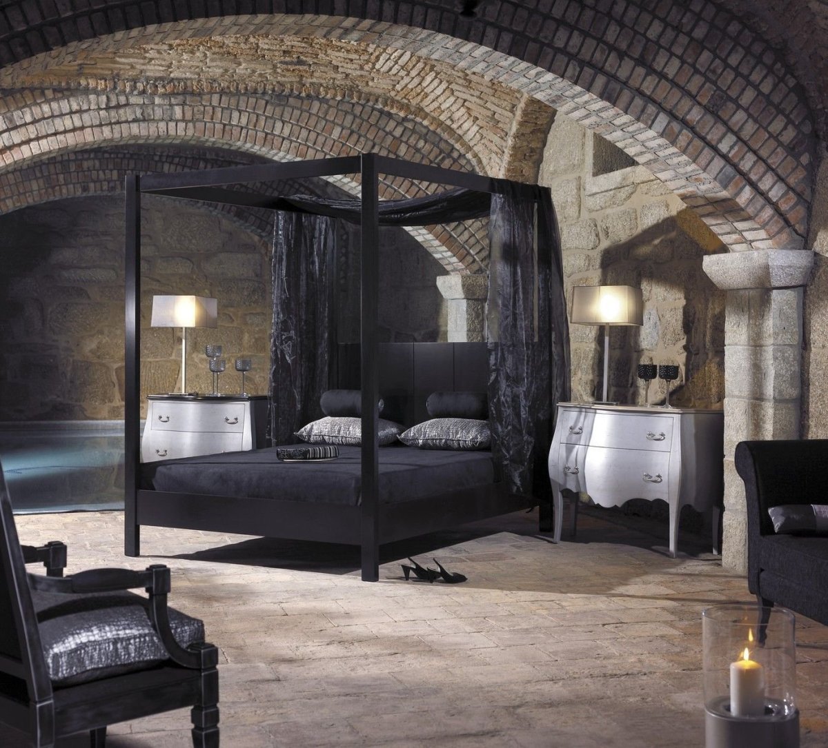 Спальня в замковом стиле