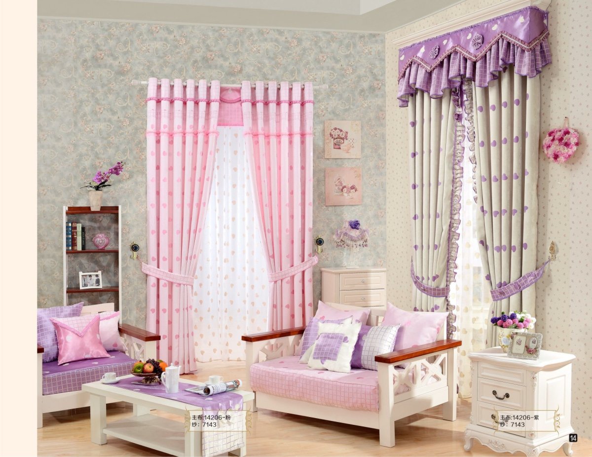 Шторы в розовую клетку