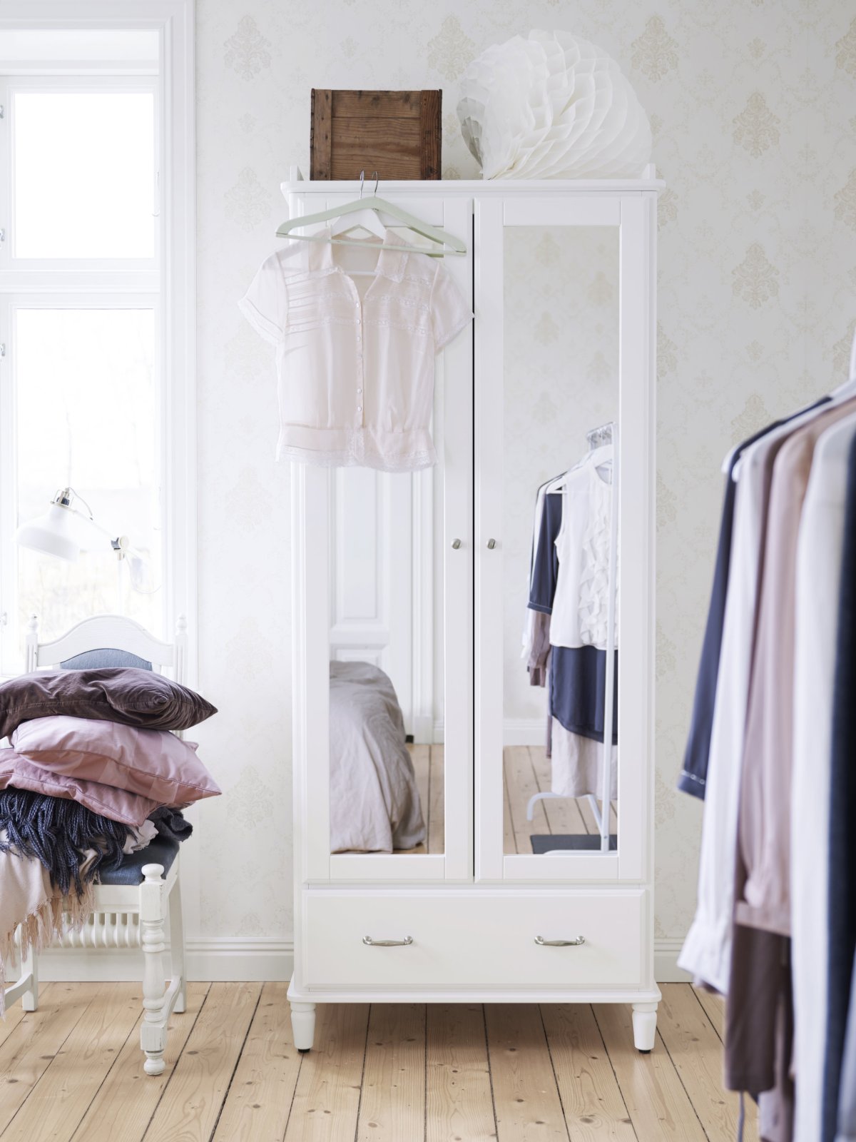 Икеа шкаф ТИССЕДАЛЬ белый