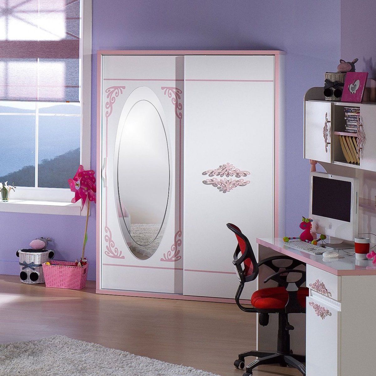 Шкаф в детскую для девочки